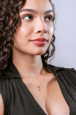 DIJE CRUZ LISA PEQUEÑA - Imagen 2