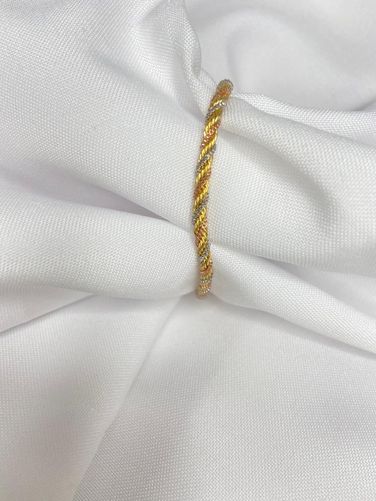 WhatsApp-Image-2021-11-16-at-5.20.48-PM-1 Pulsera lazo tres oros - Imagen 1